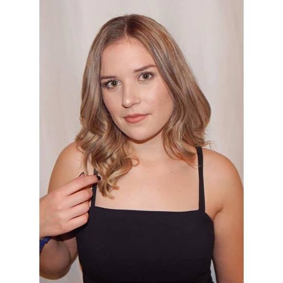 Meet your Posher, Ally - Picture 1 of 1